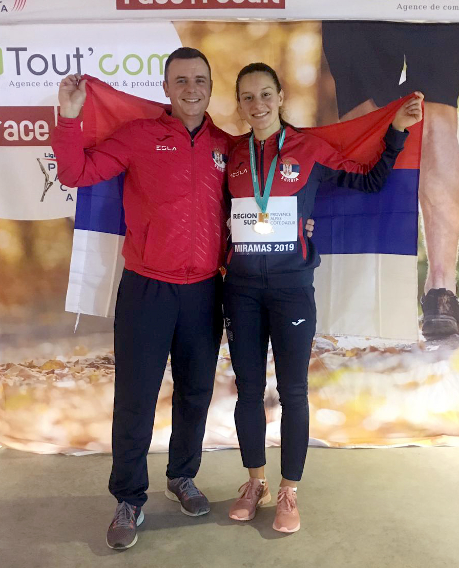 Anja Lukić zlatna medalja na 60 metara sa preponama na Mediteranskom šampionatu sa svojim trenerom Slobodanom Stojićem