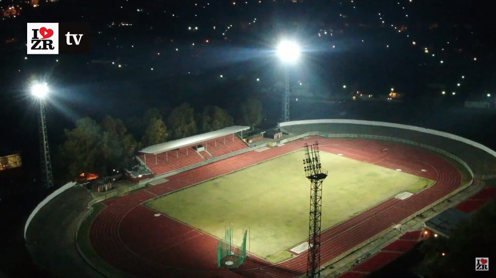 Atletski stadion u Zrenjaninu pod reflektorima