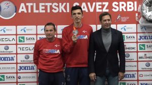 Elzan Bibić sa medaljom vicešampiona Evrope u krosu
