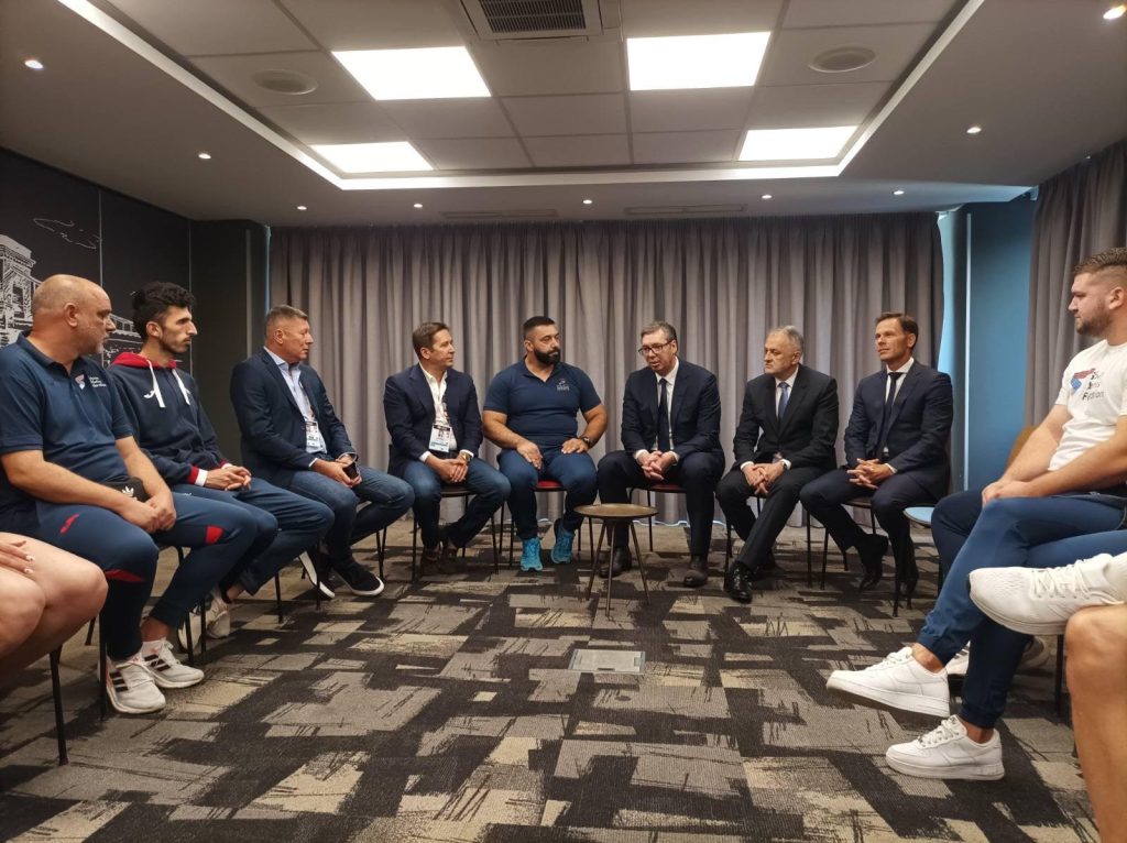 Vučić posetio atletičare u Budimpešti: Treba da napravimo atletski stadion, ali… do oktobra odluka o sportskom rejonu!