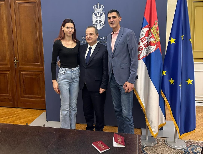 Angelina i Dragutin Topić dobijaju diplomatske pasoše od Ivice Ddačića
